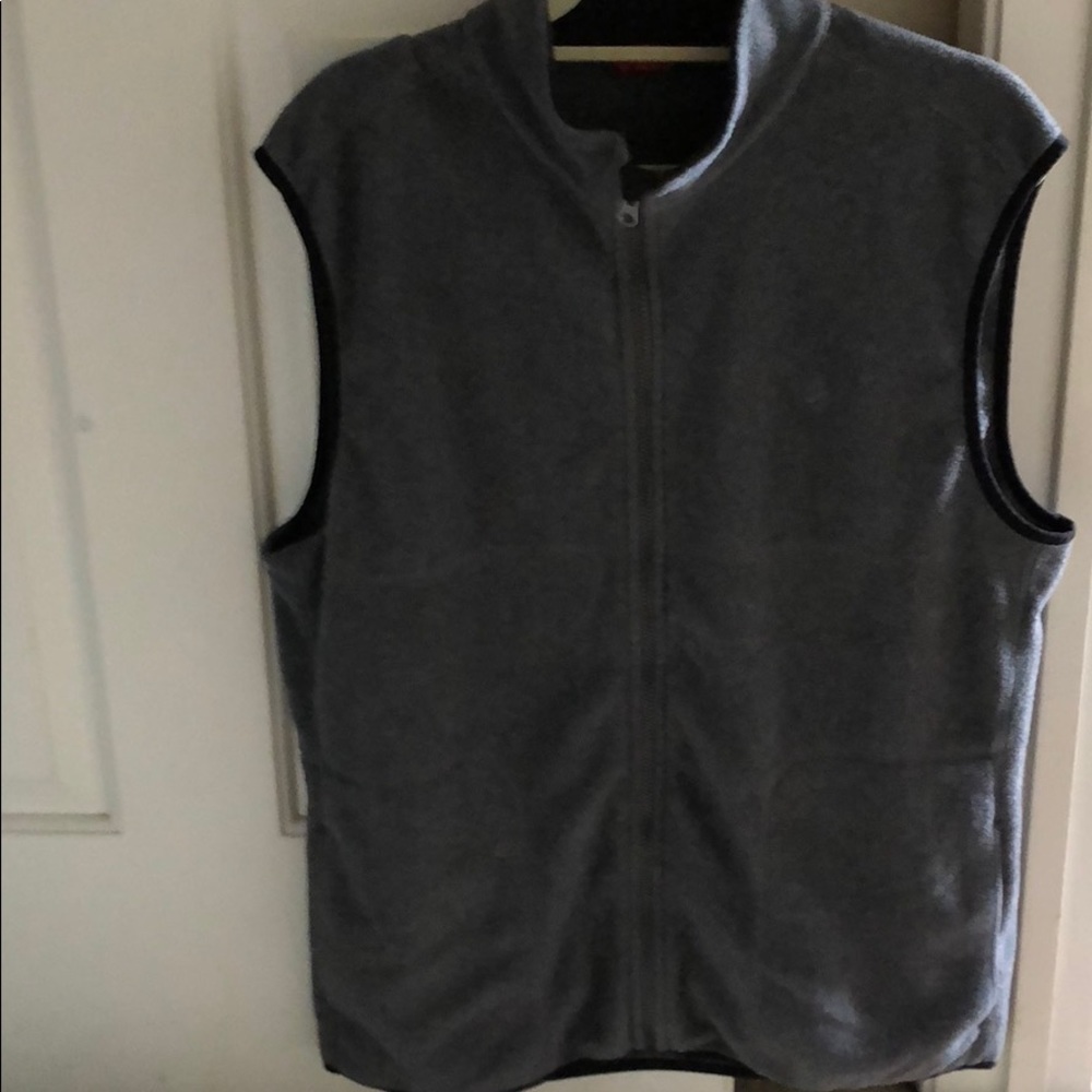 Izod zippered fleece vest